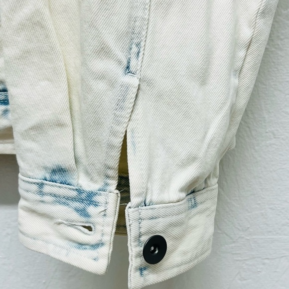 Men’s Vintage White Wash Jean Jacket - Picture 5 of 10